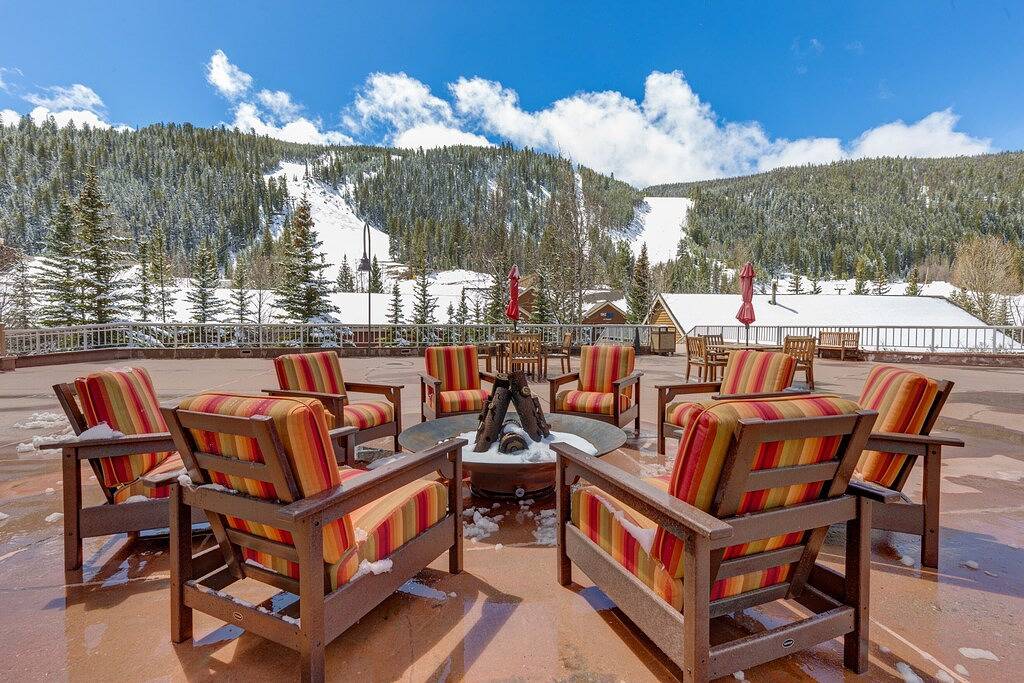 Ganze Wohnung, Aktualisiert Condo, wenige Schritte vom Aufzug, Blick auf die Berge, Schlafmöglichkeiten für 7 in Arapahoe Basin