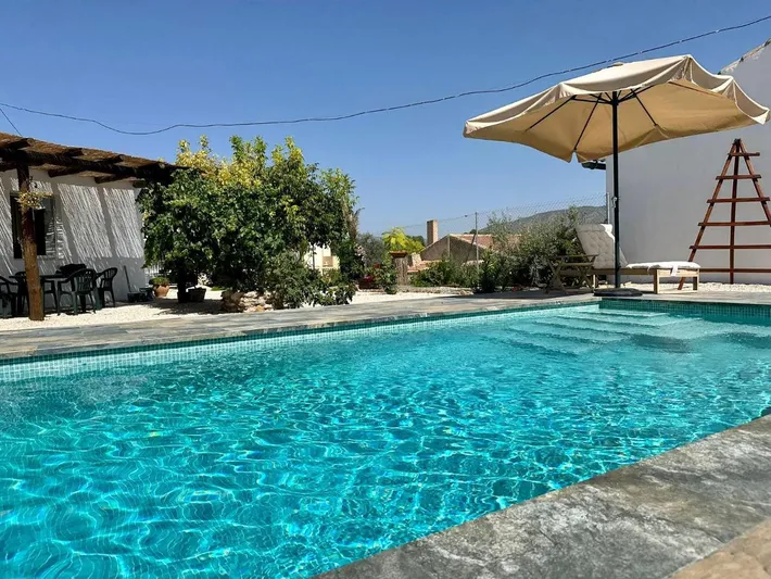 Holiday home for 6 people, with terrace and garden as well as pool - 1