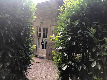 Gîte pour 3 personnes, avec jardin ainsi que terrasse et piscine à Meymac