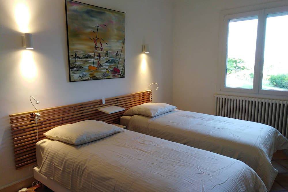 Charming detached house in the hills above Dole in Dole (Jura), Jura