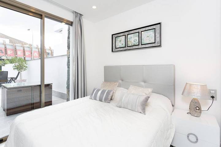 Luxusvilla mit Pool und Klimaanlage in Los Cristianos, Arona