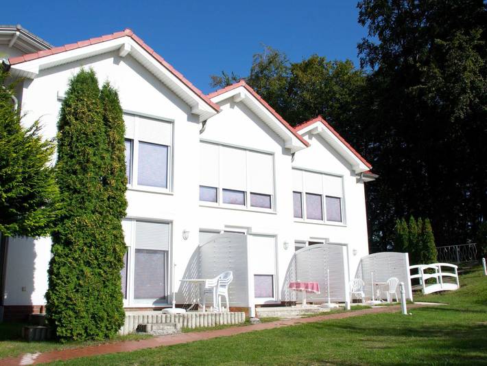 Ferienwohnung für 4 Personen, mit Terrasse und Seeblick sowie Garten auf der Halbinsel Mönchgut