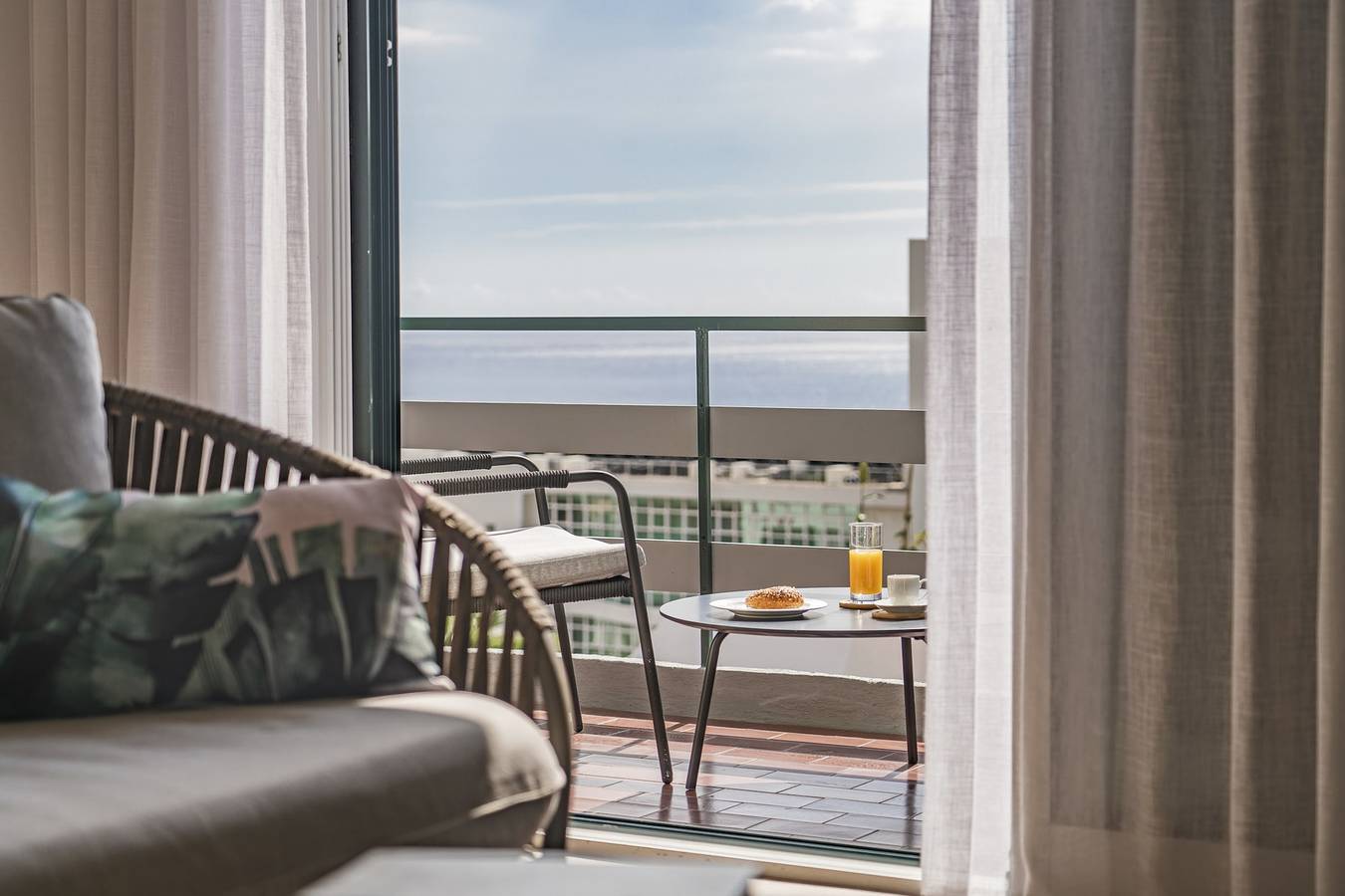 Appartement entier, Duplex dans la zone touristique, avec vue sur la mer - Lido I in São Martinho, Île de Madère