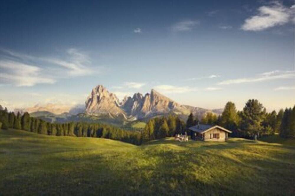 Ganze Wohnung, 5 Minuten zur Seiseralm-Umlaufbahn entfernt .Familien Appartment und Terrasse. in Seis am Schlern, Kastelruth