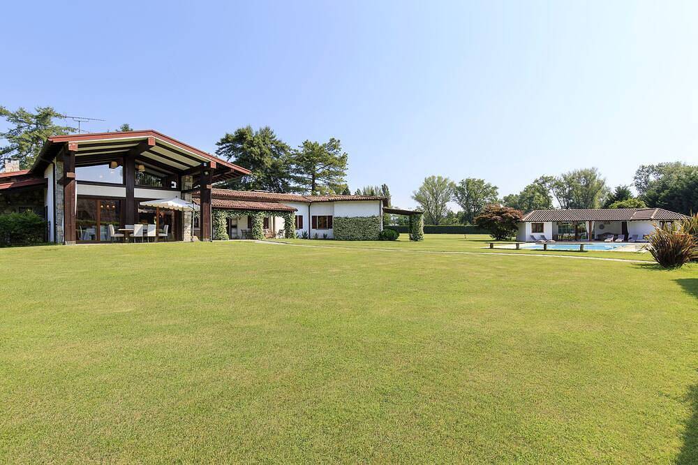 Villa direkt am See mit Pool, Tennis und Golf! - Villa Solcio in Lesa, Lago Maggiore (Piemont)