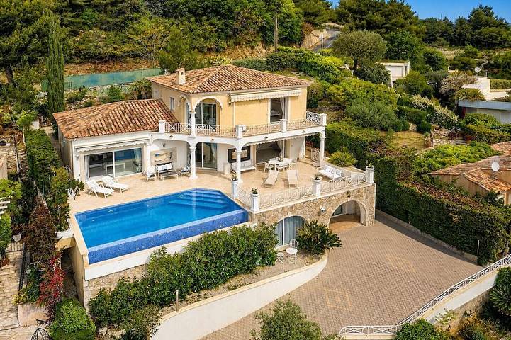 Villa pour 10 personnes, avec balcon et jardin à Beausoleil