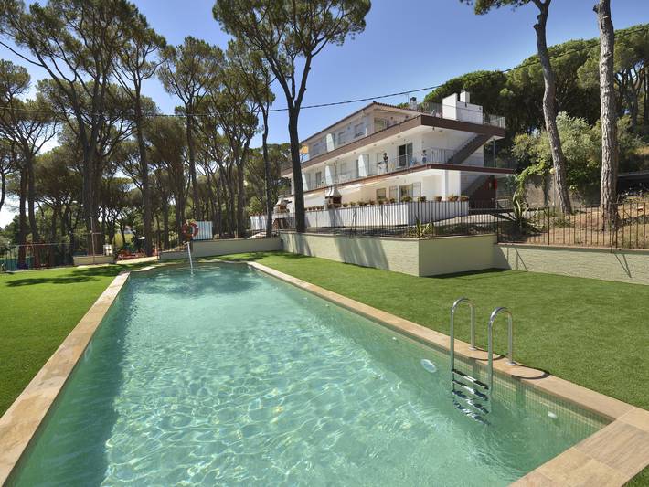 Ganze Wohnung, Calella de Palafrugell: Appartement 2 Chambres avec Piscine Commune, Proche Plages, Terrasse et Wi-Fi in Calella de Palafrugell, Palafrugell
