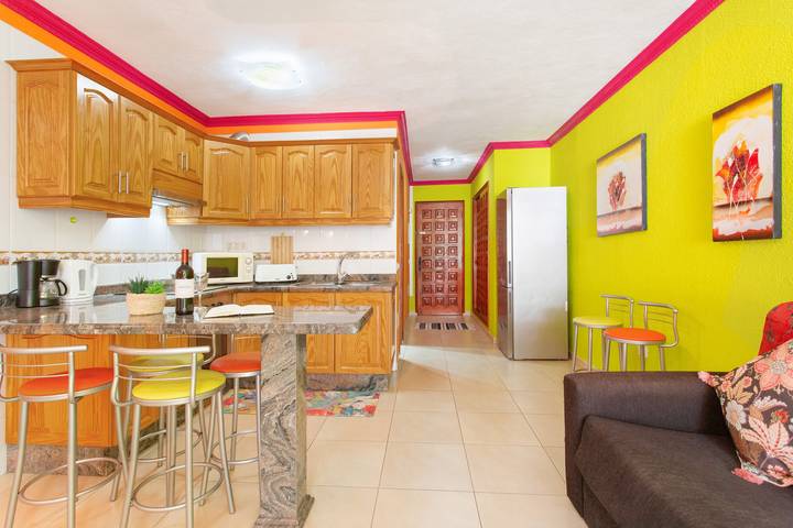 Entire apartment, Vacation Apartment 'Arcoiris Al Mar Playa San Marcos' with Sea View, Balcony and Wi-Fi in San Marcos, North Tenerife