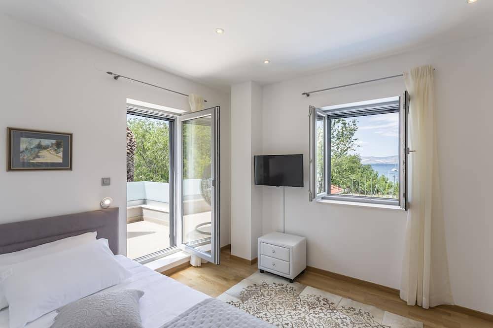 Beautiful Eco-Friendly Villa in Split – Just Steps from Marjan and the Center in Split, Split-Dalmatia