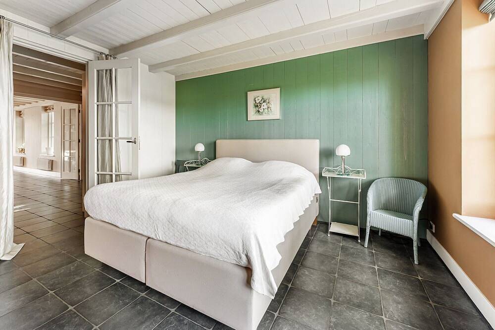Ruime Vakantiewoning De Pauwenhof in Heiloo, Alkmaar & Surroundings