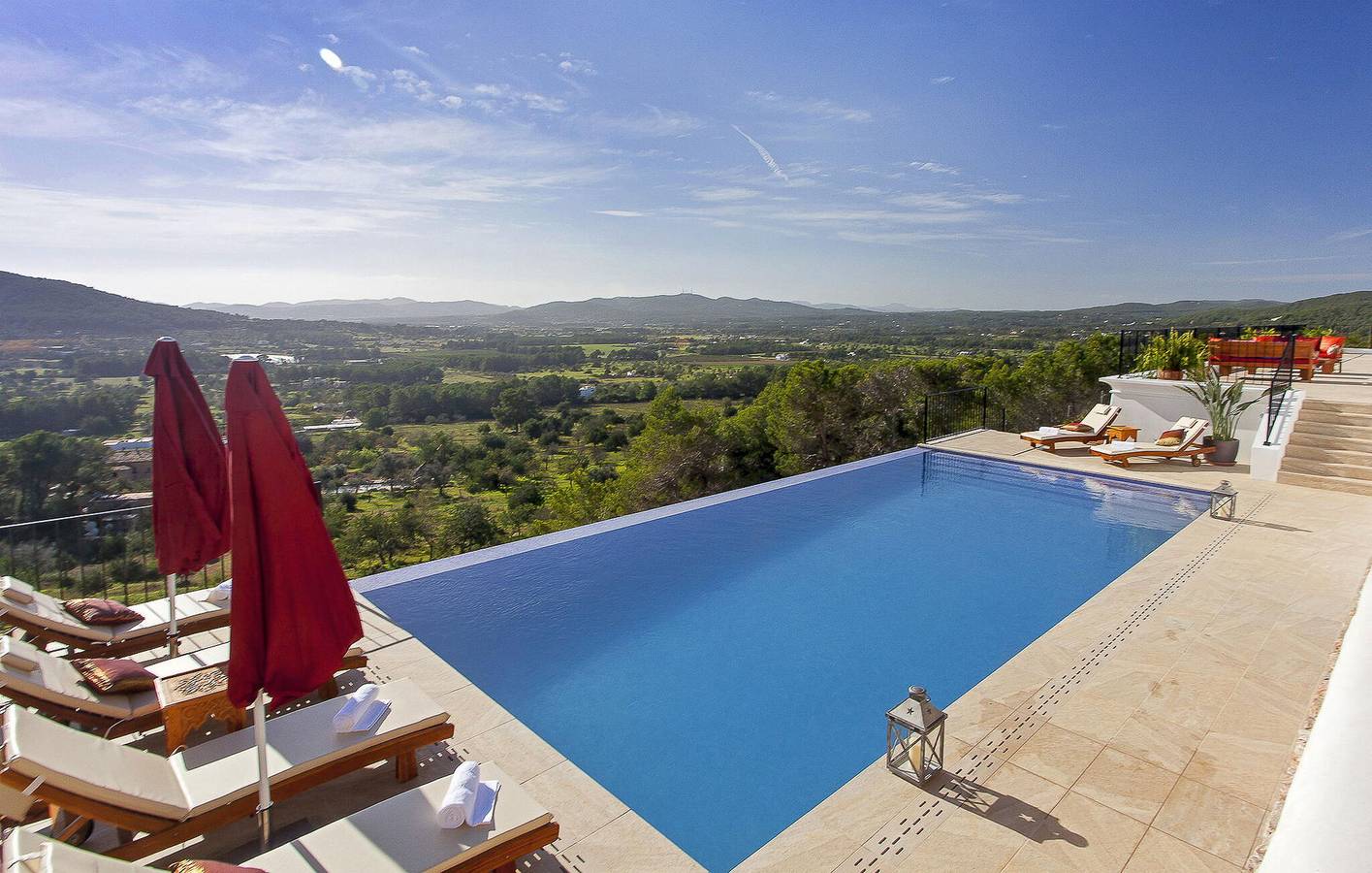 Sonniger Rückzugsort mit Pool und Terrasse, Parken inbegriffen in Sant Joan de Labritja, Ibiza Norden