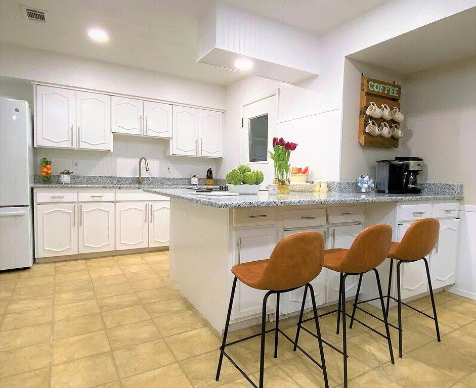 Skylight-Walking Distance to the At&T stadium, attractions, and restaurants! in Arlington, Tarrant County