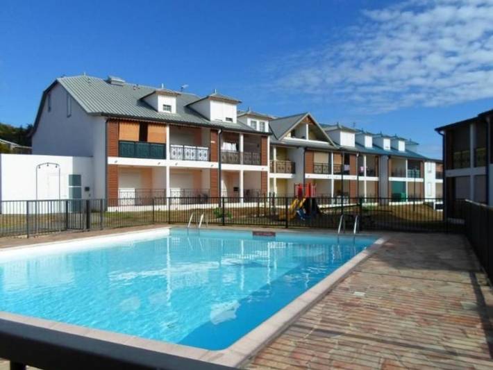 Appartement de vacances pour 3 personnes, avec piscine ainsi que jardin et vue, animaux acceptés
