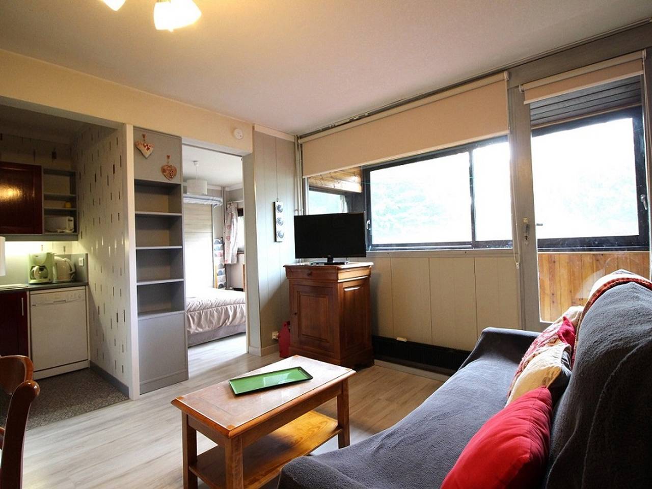 Entire apartment, T2 Apartment in Mont Dore with Balcony and Wifi in Mont-Dore, Volcans d'Auvergne Regional Nature Park