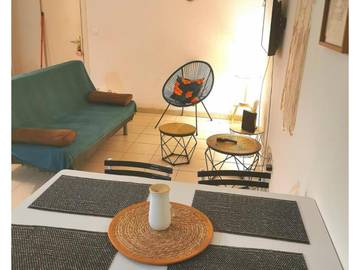 Gîte pour 2 personnes, avec jacuzzi ainsi que piscine et jardin, animaux acceptés à Saint-Jory