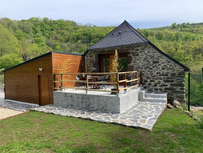 Location de vacances pour 2 personnes, avec vue et jardin à Saint-Chély-d'Aubrac - 4
