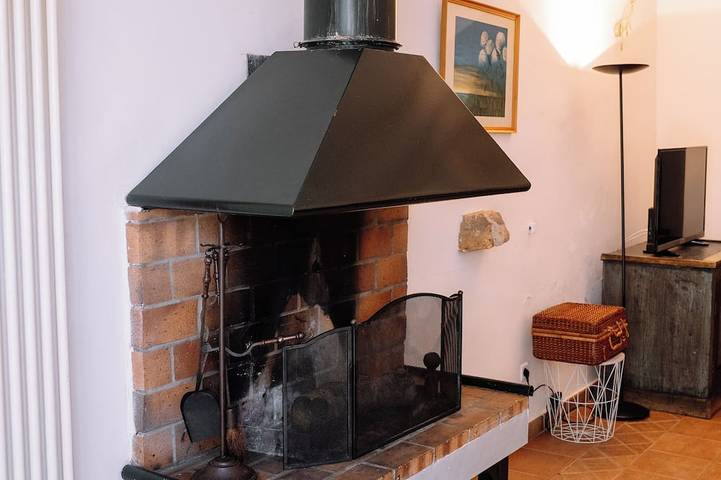 Pistachier Vacation Rental – Triplex for 6 people with a fireplace, in the heart of the Provençal vineyards in Ollières, Región Brignoles