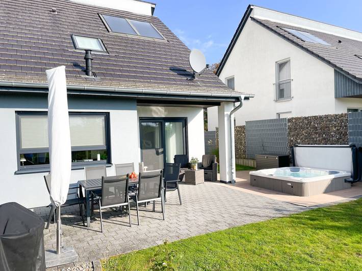 Ferienhaus für 5 Personen, mit Garten und Ausblick sowie Sauna und Terrasse, kinderfreundlich in Mecklenburgische Seenplatte - 2