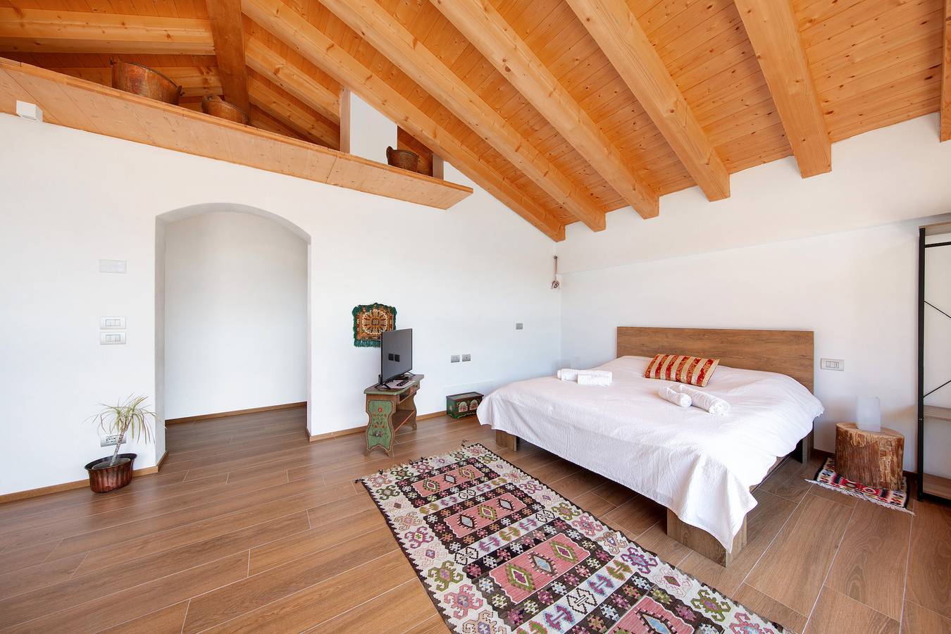 Appartamento intero, Affittacamere Nene - Mansardacon vista sulle montagne e terrazza in Pieve di Cadore, Dolomiti Orientali