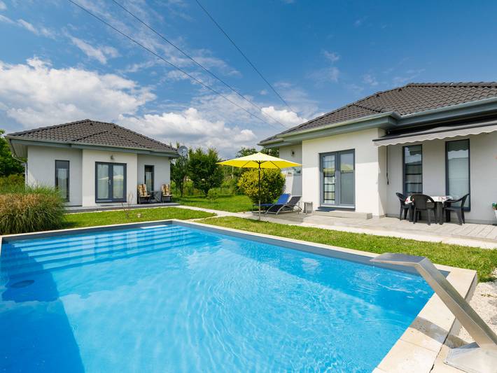 Holiday home for 7 people, with garden, with pets - 1