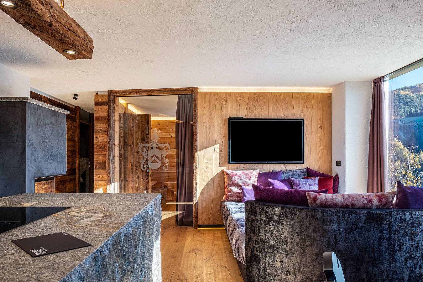 Entire apartment, Apartment "Spornberg Mountain Living Ostberg" with Mountain View in Ritten, Sarntal Alps