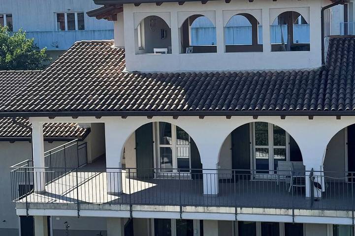 Ferienhaus für 6 Personen, mit Garten und Pool sowie Balkon