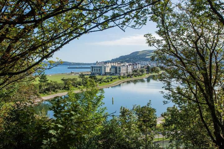 Hôtel pour 2 personnes, avec terrasse ainsi que vue et vue sur le lac, animaux acceptés dans Île de Man - 2