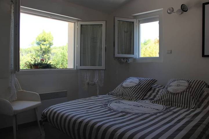 Gîte pour 3 personnes, avec terrasse et jardin à Velaux - 2