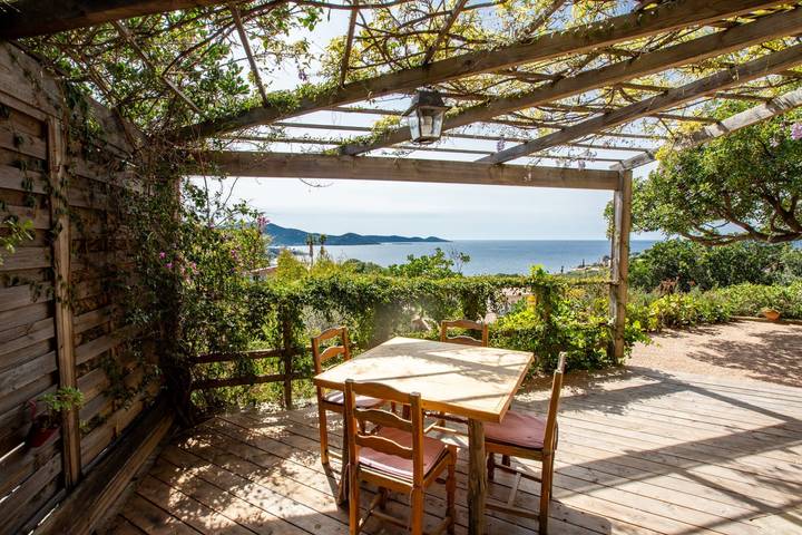 Cottage pour 2 personnes, avec terrasse et jardin dans Plage du Ruppione