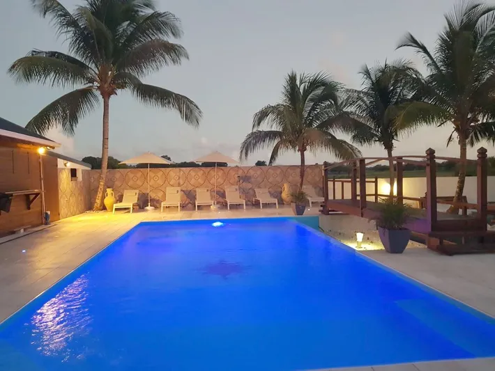 Casa de vacaciones para 2 personas, con jacuzzi y terraza además de jardín y piscina, Se admiten mascotas - 1