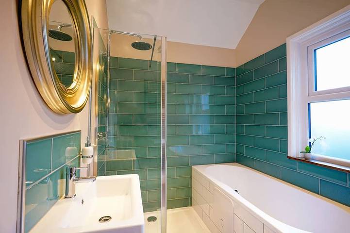 Ganze Wohnung, Calm 1 Bed Apartment with Parking, Winchester by At Hem in Winchester, South-Downs