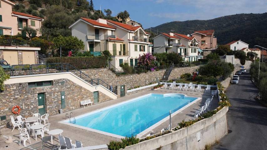 Appartement de vacances pour 4 personnes, avec terrasse et jardin ainsi que piscine et vue, animaux acceptés - 1