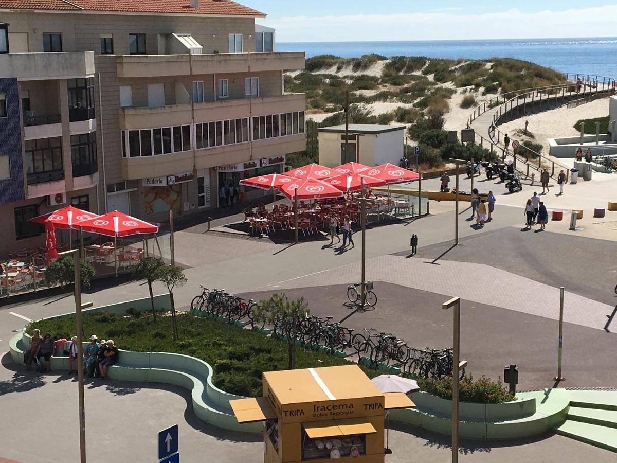 Apartamento inteiro, Three-Bedroom Apartment with Terrace in Praia da Barra, Gafanha da Nazaré