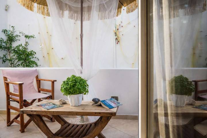 Gîte pour 3 personnes, avec balcon/terrasse et piscine dans Cythère - 3