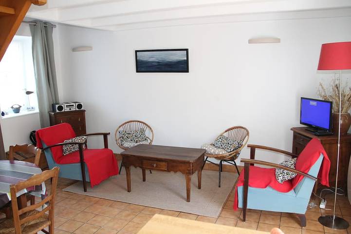 Charmant penty, gite classé 3*, jardin arboré clos in Saint-Évarzec, Région de Quimper