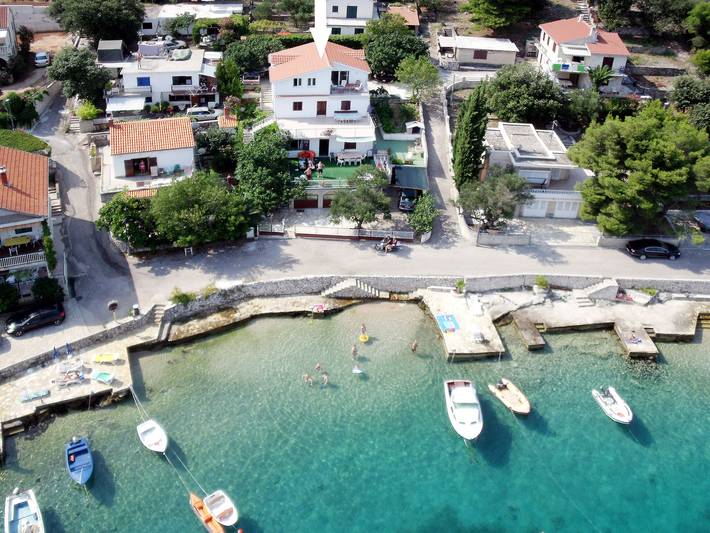 Ferienwohnung für 6 Personen, mit Balkon und Terrasse in Grad Šibenik - 3