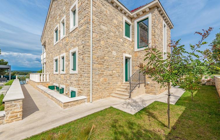Ganze Ferienwohnung, Urlaub am Meer: Gemütliches Apartment mit einem Schlafzimmer, Pool und Terrasse in Pasman in Pasman Stadt, Pasman