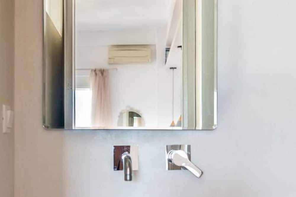 Ganze Wohnung, Sitia Old Port Studio - 3 Minuten zu Fuß zum Strand - Ac - Wifi in Sitia, Lasithi