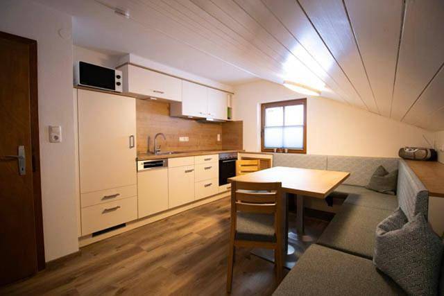 Ferienwohnung für 4 Personen, mit Terrasse und Garten in Lanersbach - 2