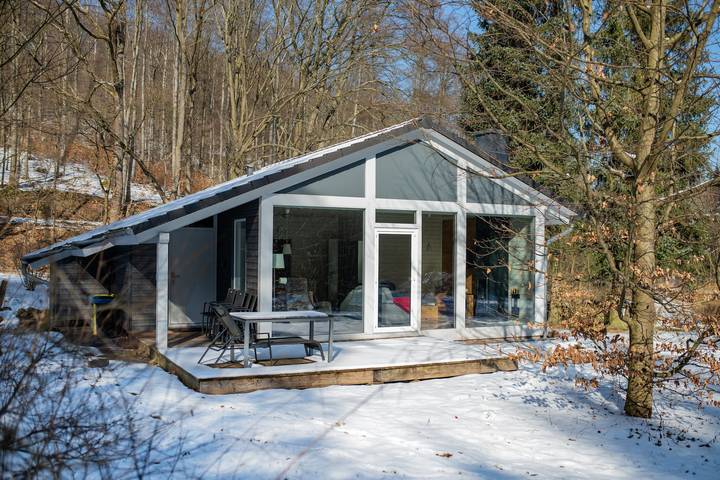 Ferienhaus für 5 Personen, mit Pool und Ausblick sowie Sauna und Garten, kinderfreundlich im Thüringer Wald