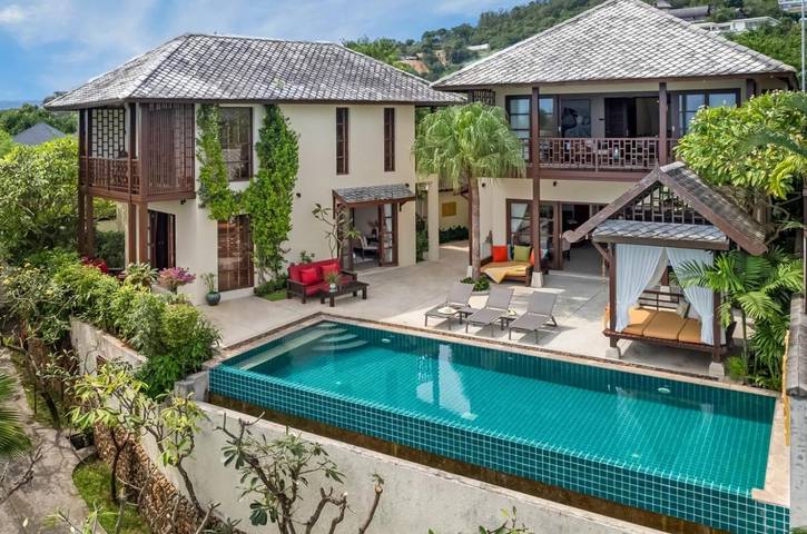 Villa pour 8 personnes, avec vue ainsi que jardin et piscine