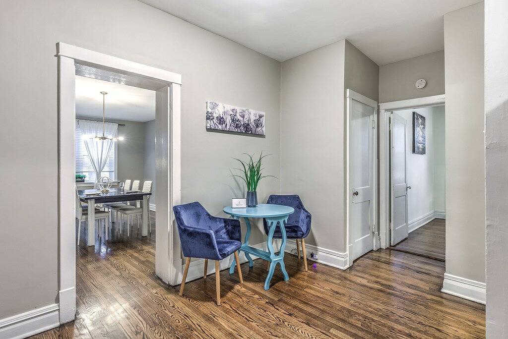 Ganze Wohnung, Luxuriöses Stadthaus neben dem Botanischen Garten | Jz Ferienwohnungen in St. Louis, Missouri