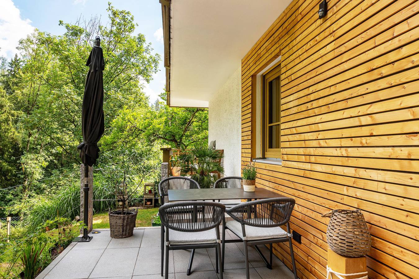 Ganze Wohnung, Apartment 'Ferienwohnung Am Schloss Elkofen' mit privater Terrasse und Wlan in Grafing, Oberbayern