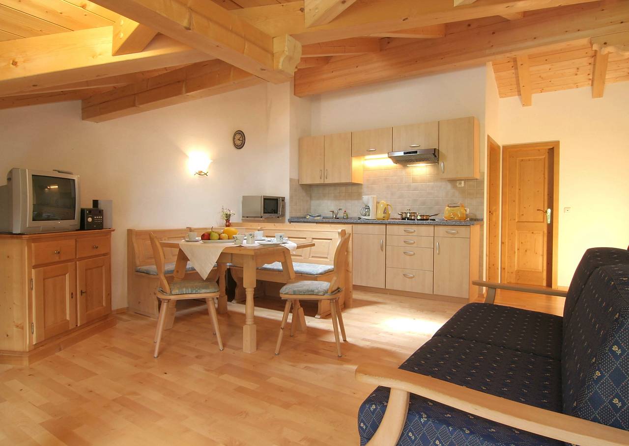 Ganze Ferienwohnung, Fluchthäusl Ferienwohnung - Ferienwohnung Blaueis, 1-2 Personen, Balkon, W-Lan, 1 Schlafzimmer in Hintersee, Ramsau bei Berchtesgaden