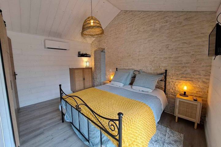 Location de vacances pour 6 personnes, avec terrasse et jardin à La Jarrie - 2