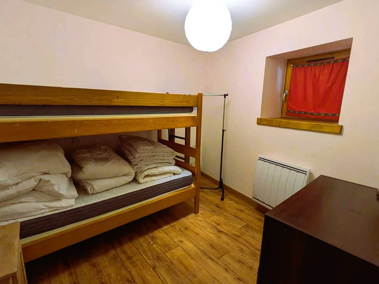 Entire apartment, Charming central T2 with parking and Wifi in Arêches, Beaufort (Rhône-Alpes)