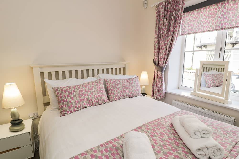 Ocean View Apartment, family friendly in Colwyn Bay in Rhos on Sea, Conwy region