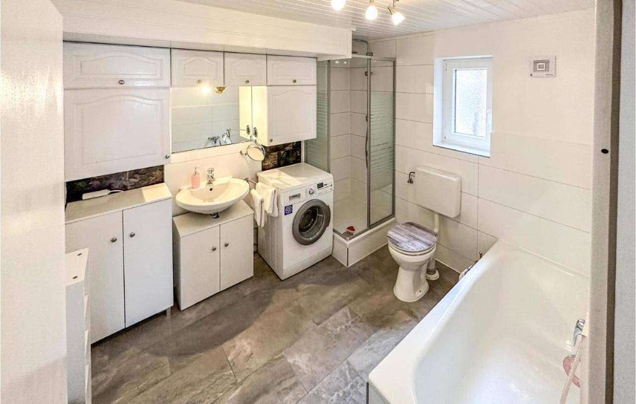 Ganze Wohnung, Three-Bedroom Apartment in Lilienthal, Niedersachsen