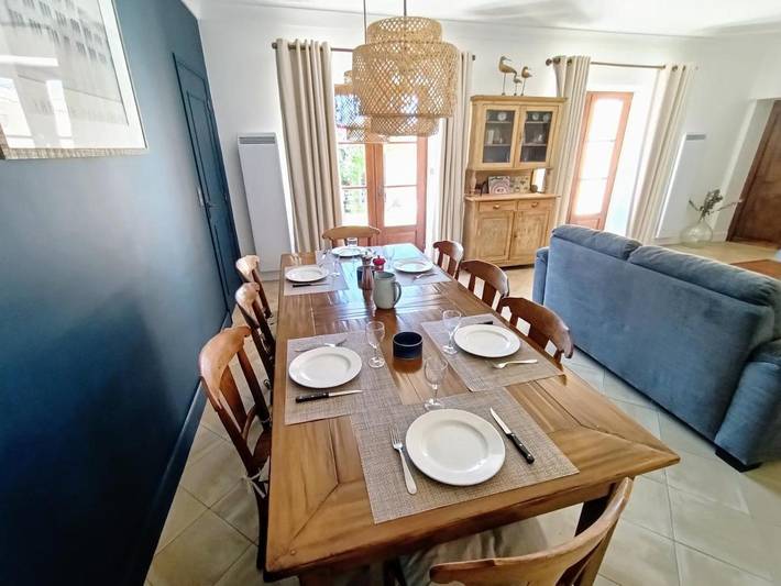 Location de vacances pour 9 personnes, avec vue ainsi que piscine et jardin à Saint-André-d'Allas - 3