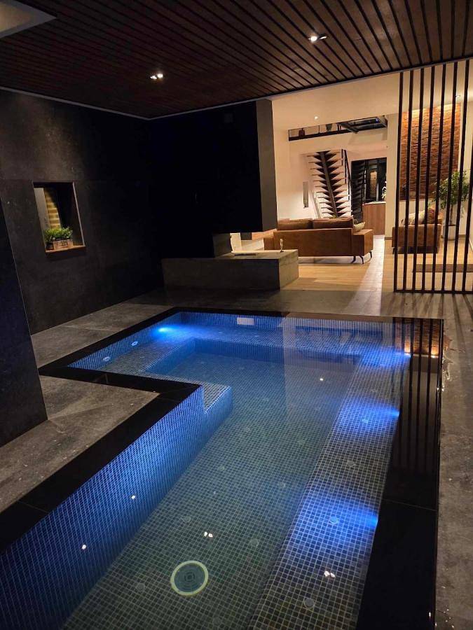 Location de vacances pour 6 personnes, avec Jacuzzi et Terrasse ainsi que Piscine et Sauna à Dourlers